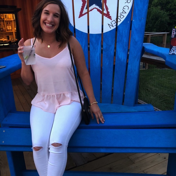 Meet your Posher, Danielle - Picture 1 of 1